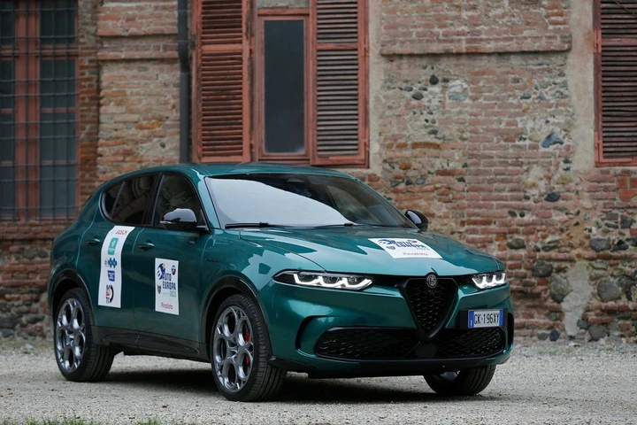 Alfa Romeo Tonale è Auto Europa 2023: le immagini