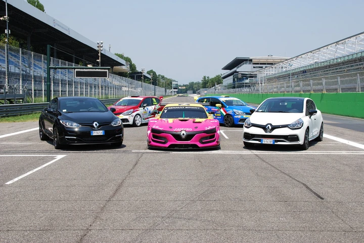 Renault Sport: in pista con la gamma da strada e da gara