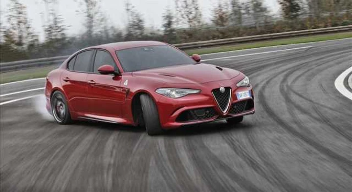 Alfa Romeo Giulia: automatica o manuale?