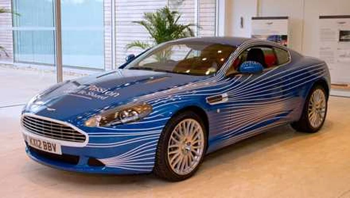Aston Martin DB9 1M Facebook Edition