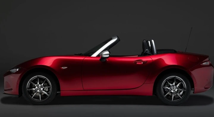 Mazda MX-5: nuova serie speciale firmata con Pollini Heritage