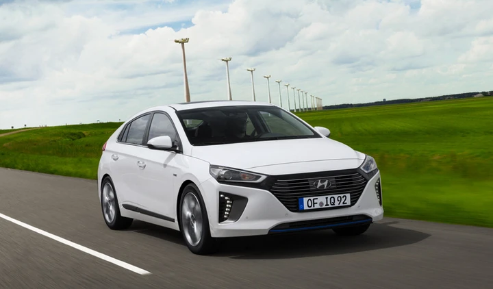 Hyundai Ioniq Hybrid: prezzo in Italia da 24.900 euro