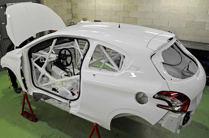 Peugeot 208 R2 foto spia