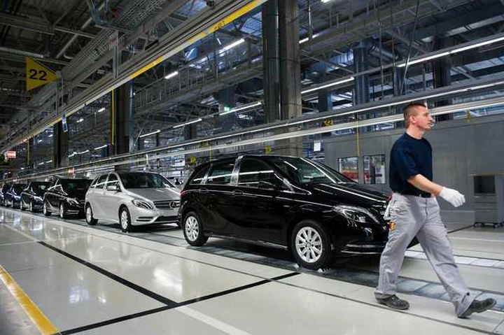 Mercedes dimezzerà le piattaforme entro il 2015
