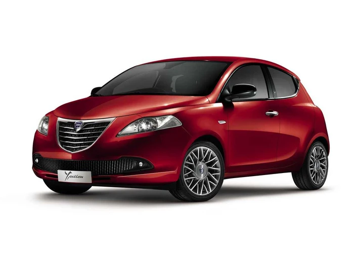 Lancia Ypsilon Black&Red