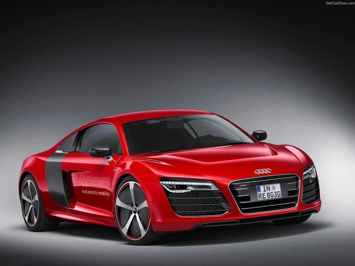 Nuova Audi R8, il debutto nel 2015