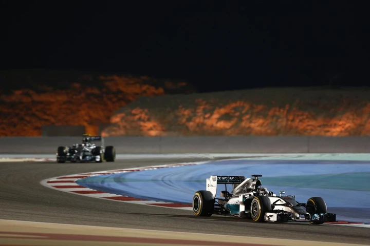 F1, Barhein: doppietta Mercedes, male le Ferrari