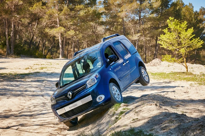 Renault Business Booster Tour 2017: commerciali per tutti i terreni