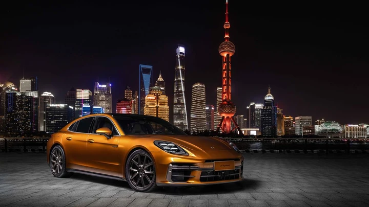 Porsche Panamera 2024 mostra il funzionamento delle Active Air Suspension