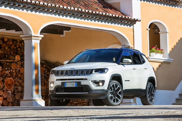 Nuova Jeep Compass 2017: immagini ufficiali inedite