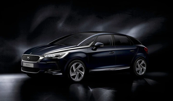 Nuova DS5 2015: l'ammiraglia inaugura il nuovo brand