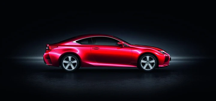 Lexus RC200t: non arriverà in Italia