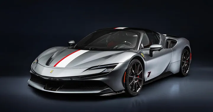 Ferrari SF90 Spider Assetto Fiorano: ecco l’ultima creazione del reparto Tailor Made [FOTO]