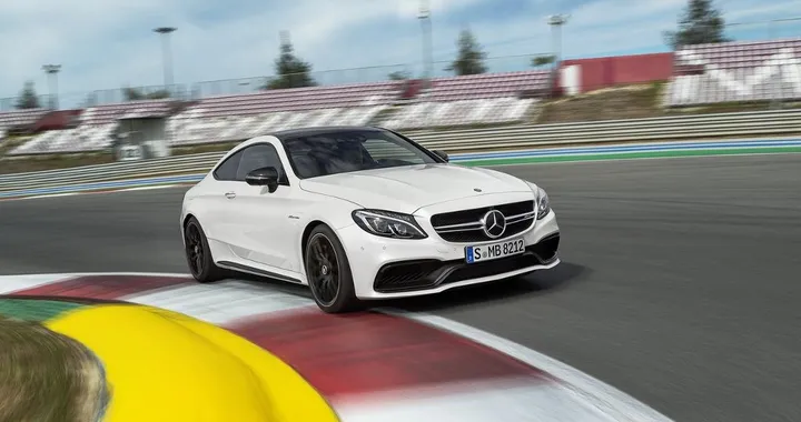 Mercedes Classe Coupé e C63 AMG 2016: le immagini ufficiali