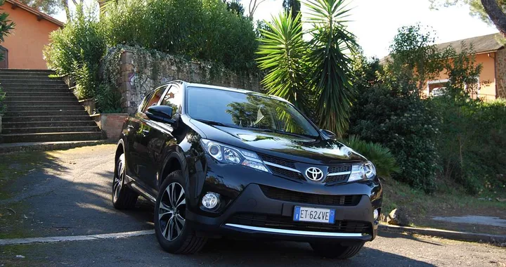 Toyota RAV4 2.0D4D 4WD Style: la prova su strada