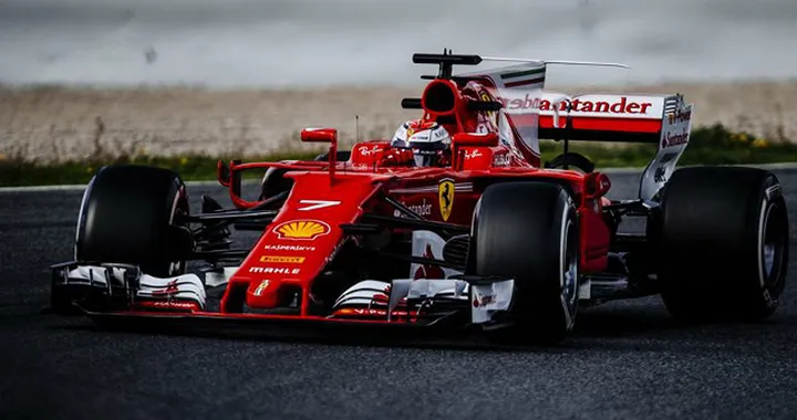 F1, test a Barcellona: Raikkonen e Ferrari davanti alla Mercedes di Hamilton