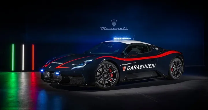 Le nuove supercar dei Carabinieri: Alfa Romeo e Maserati salvano vite