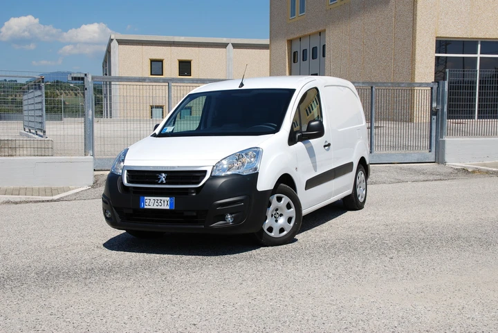 Partner L1 2015: il rinnovato commerciale di Peugeot