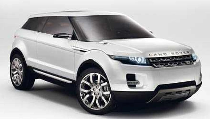 Land Rover: oggi il nome della baby Range