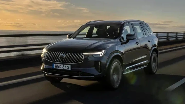 Volvo XC90 si reinventa: ibrido plug-in per conquistare l’Europa