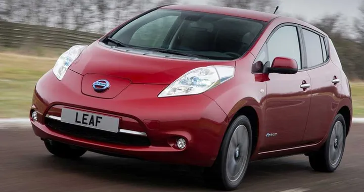 Nissan Leaf 2014, l’elettrica fa il pieno di tecnologia