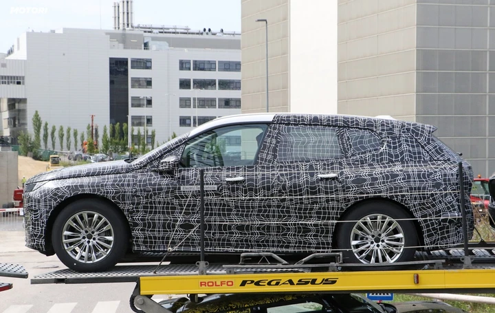 BMW iX5 iNEXT: le foto spia