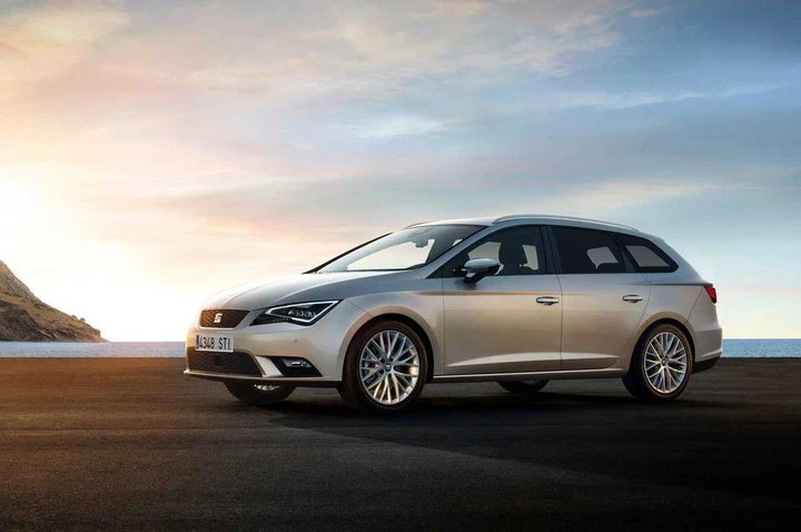 Seat Leon ST, le prime immagini ufficiali