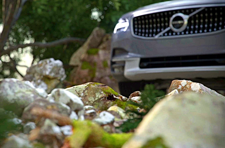 Volvo V90 Cross Country: svelato il primo teaser