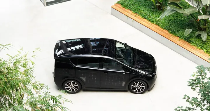 Sion: al via il tour italiano dell’auto elettrica a pannelli solari