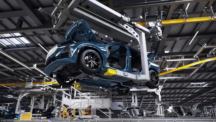 BMW Group rivoluziona la produzione con la Virtual Factory