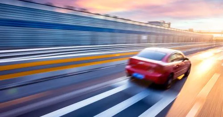 Autovelox poco visibile, prende 28.000 euro di multe per andare a lavoro
