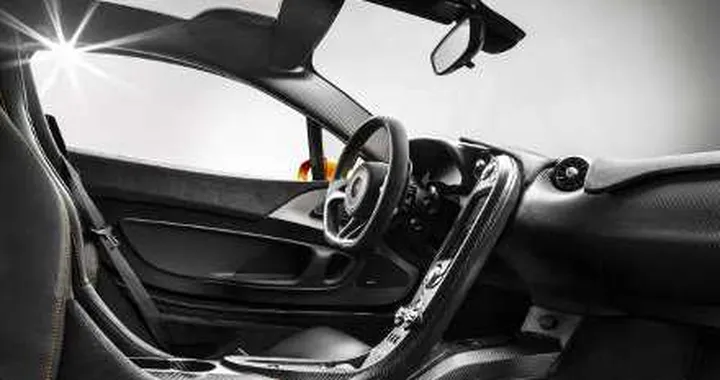 McLaren P1: prime immagini degli interni