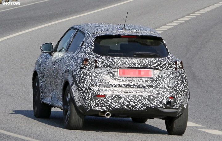 Nissan Juke: le foto spia prima del debutto
