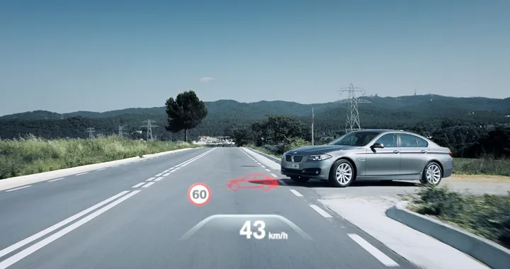 Bmw Serie 5: il teaser dei sistemi di guida semiautonoma