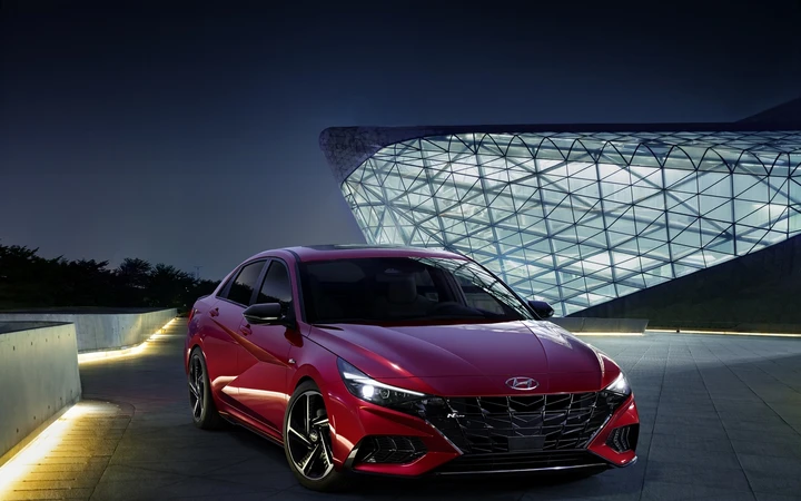 Nuova Hyundai Elantra N Line 2021: svelati i dettagli della grintosa berlina coreana