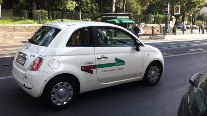 Carsharing e moto sharing a Roma