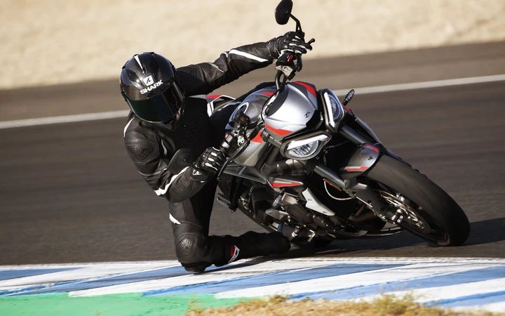 Triumph Street Triple RS MY20: evoluzione stilistica e tecnologica