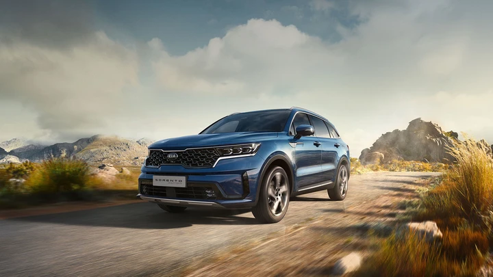 Nuova Kia Sorento 2021: motori ibridi, allestimenti e prezzi