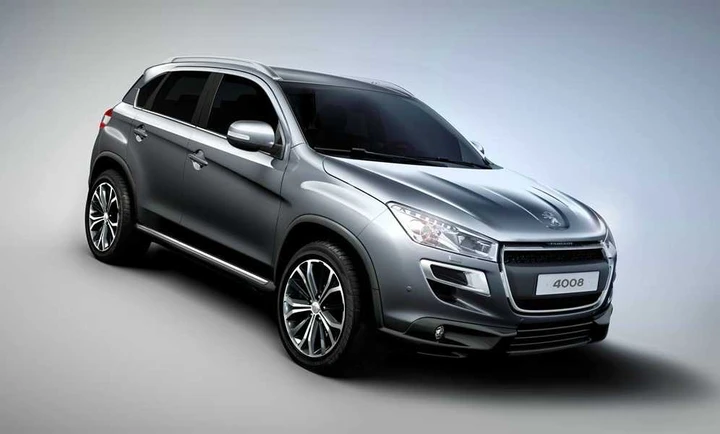 Peugeot 4008, immagini ufficiali