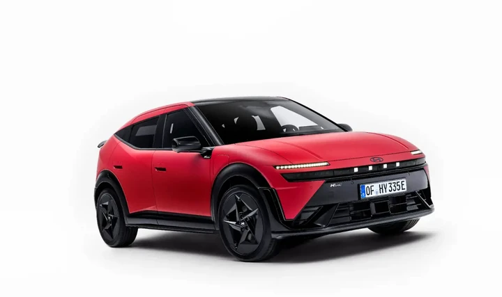 Hyundai IONIQ 3: la compatta elettrica da 500 km per l’Europa