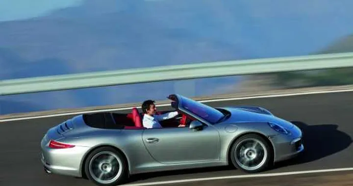 Nuova Porsche 911 Cabriolet, video