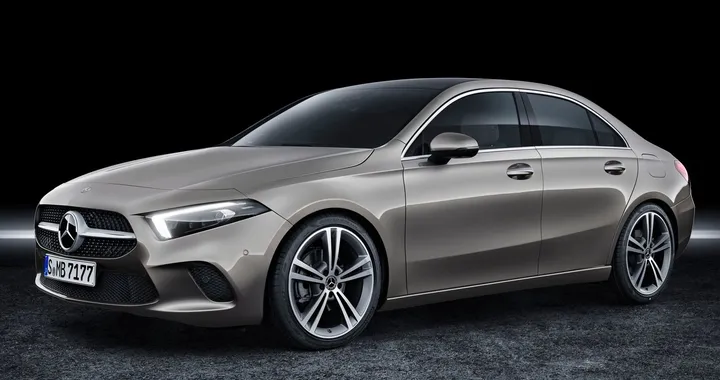 Mercedes Classe A Berlina: più eleganza e praticità