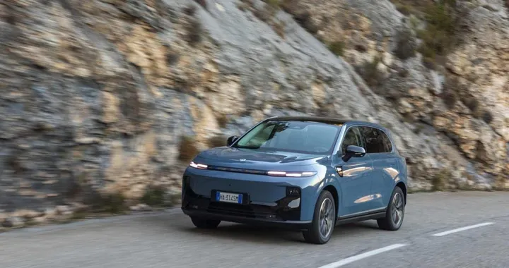 Leapmotor B10 REEV Hybrid: suv compatto con 900 km e 80 km elettrici