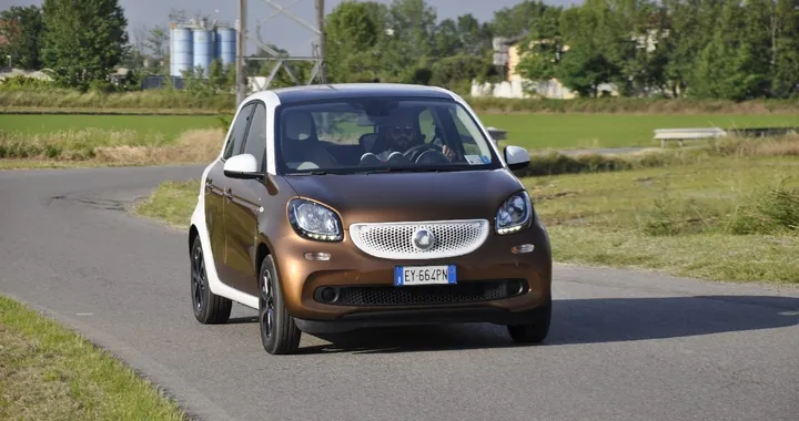 Nuova Smart Forfour 2015 Passion, la prova su strada