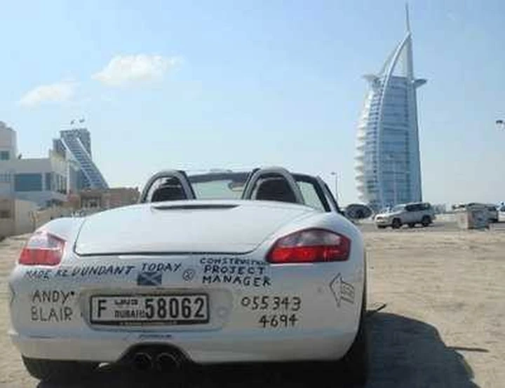 Dubai: auto di lusso abbandonate per la crisi