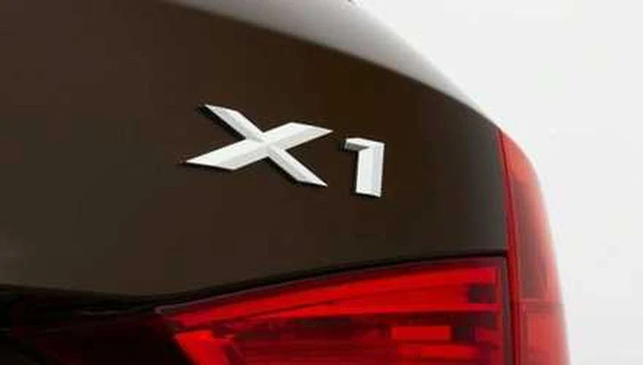 La BMW X1 si svela su Facebook