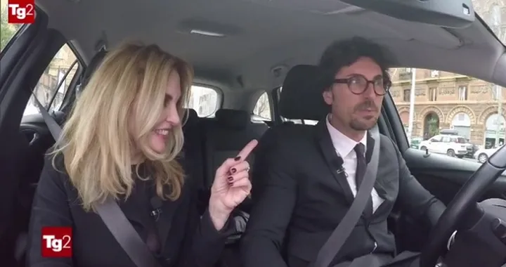 Toninelli: “Ho appena comprato una Jeep Compass diesel”. Ed è polemica