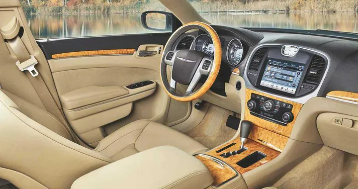 Chrysler 300C: gli interni della nuova ammiraglia