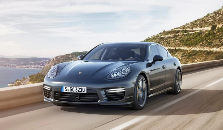 Porsche Panamera, la seconda serie arriva nel 2016