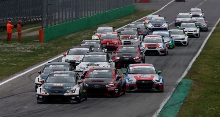 TCR DSG Endurance, Dionisio e Barri vincono in volata
